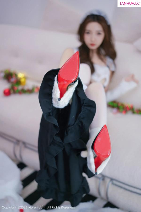 明日花桃桃  [XiuRen]高清写真图 2025.12.24 No.11152 Twins-桃桃 丁字裤第21张图片